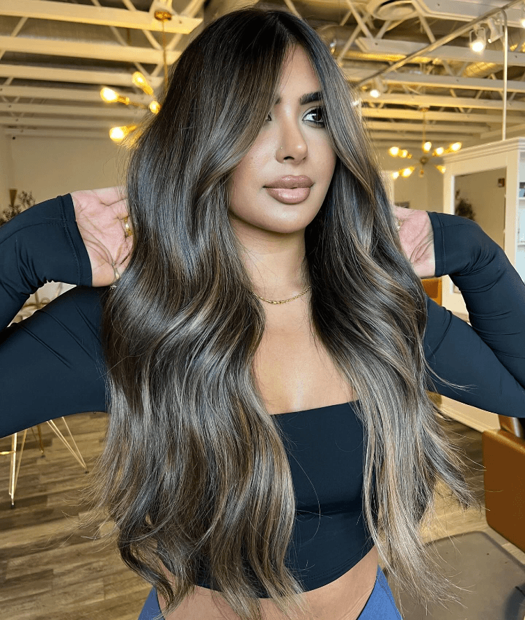 Wavy Ash Brunette Elegance