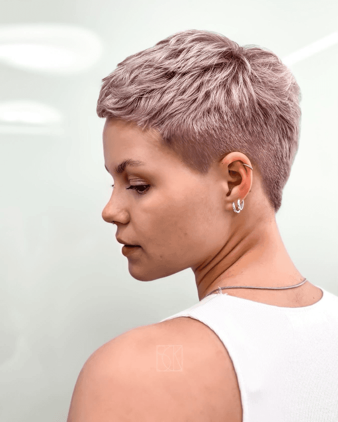 Effortlessly Chic Pixie Cut