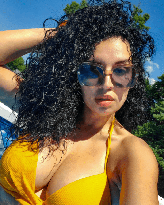 Poolside Curly Chic