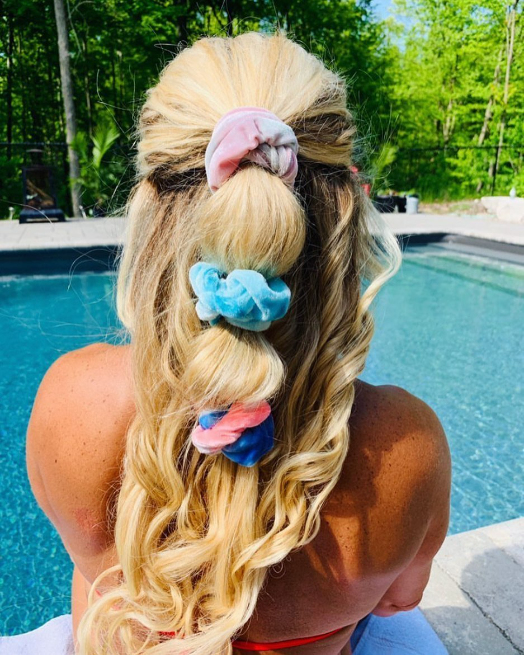 Poolside Playful Curls