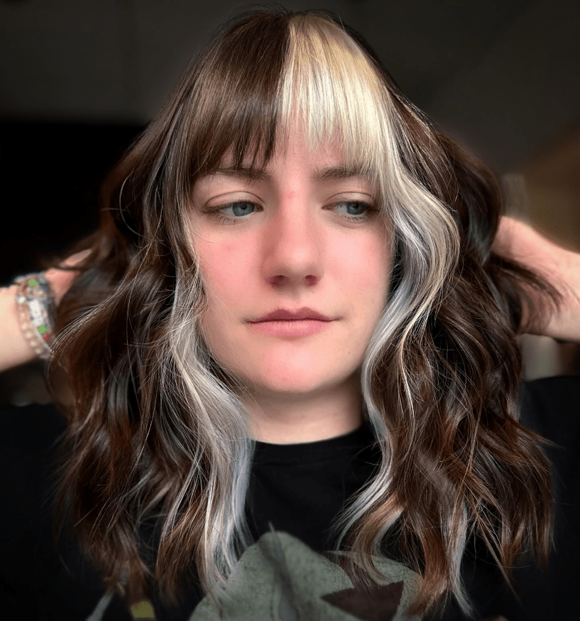 Striking Dual-Tone Waves