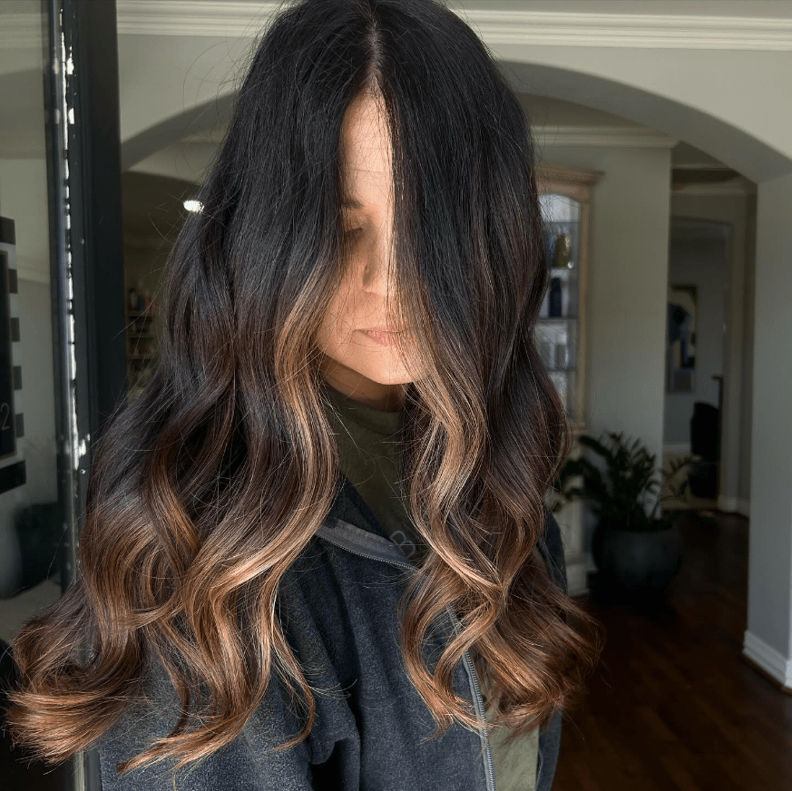 Elegant Waves with Caramel Highlights