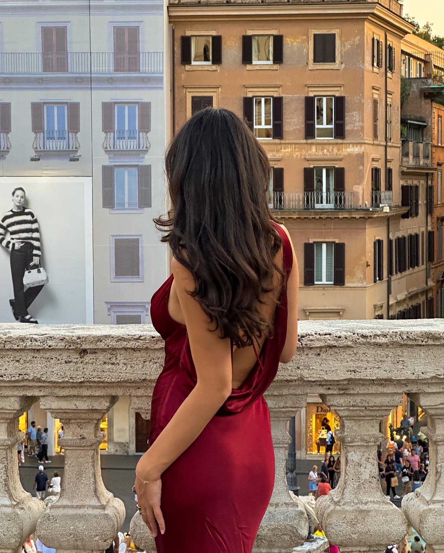 The classic red Christmas dress your Christmas party outfit guide: from casual to cocktail