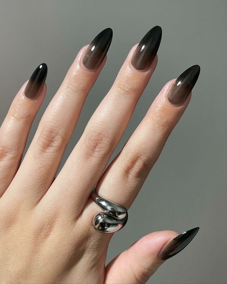 Black Ombré nail Designs 2025