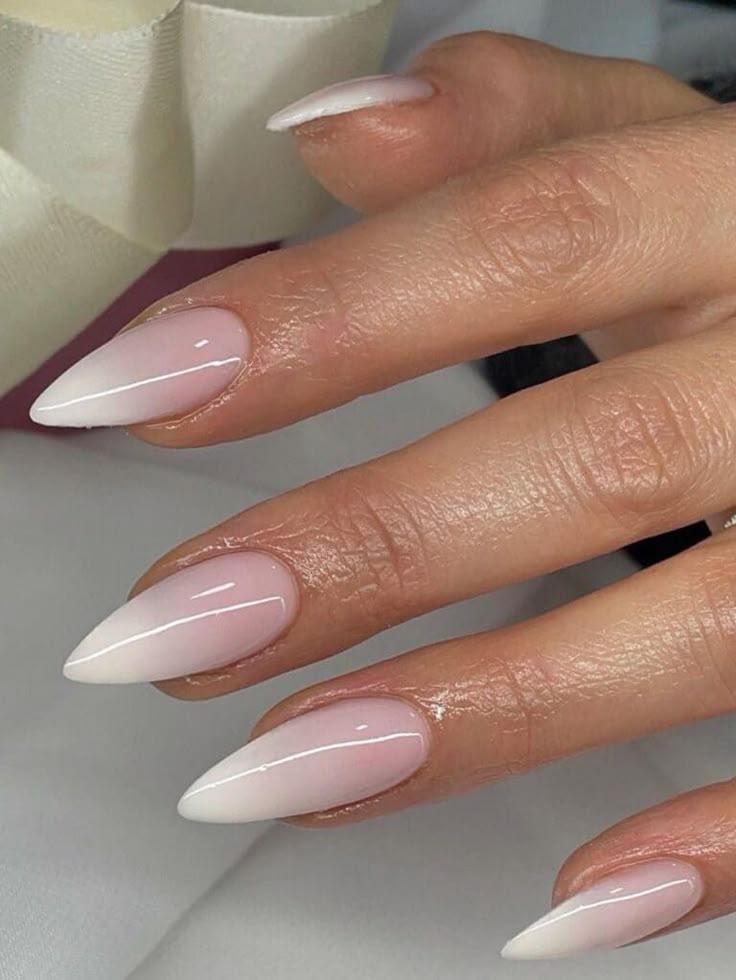 Pink and white ombre nails art