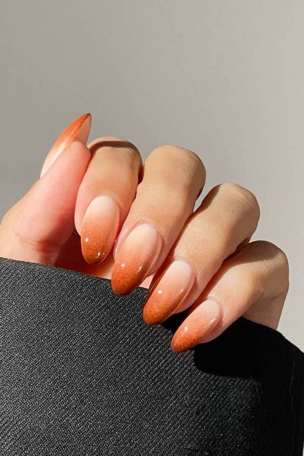 Orange ombré Sunset nail polish