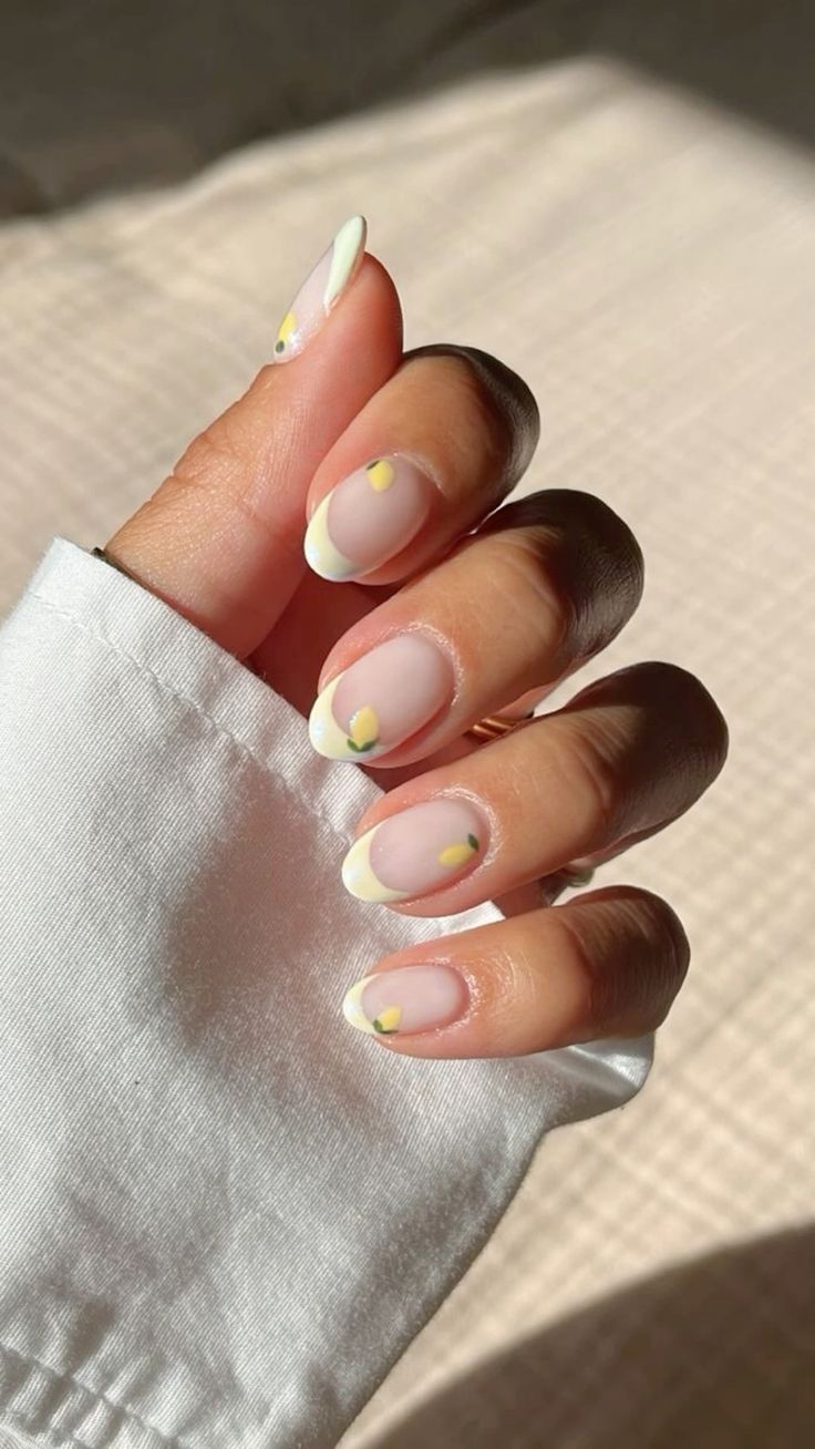 Mini lemons for nail art with French tip