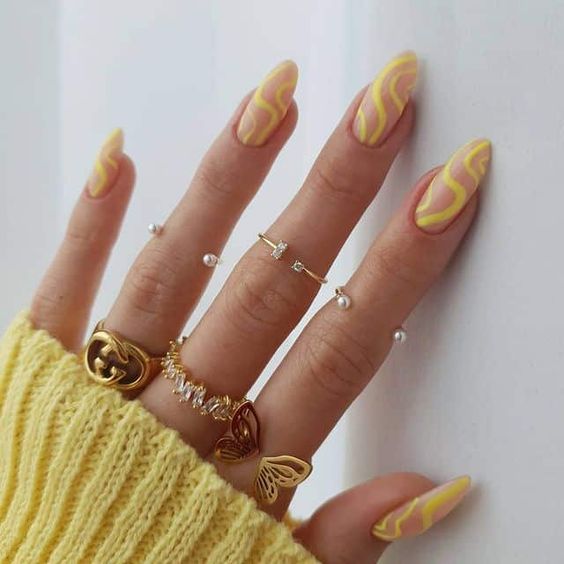 Squiggle Yellow nail Art Design