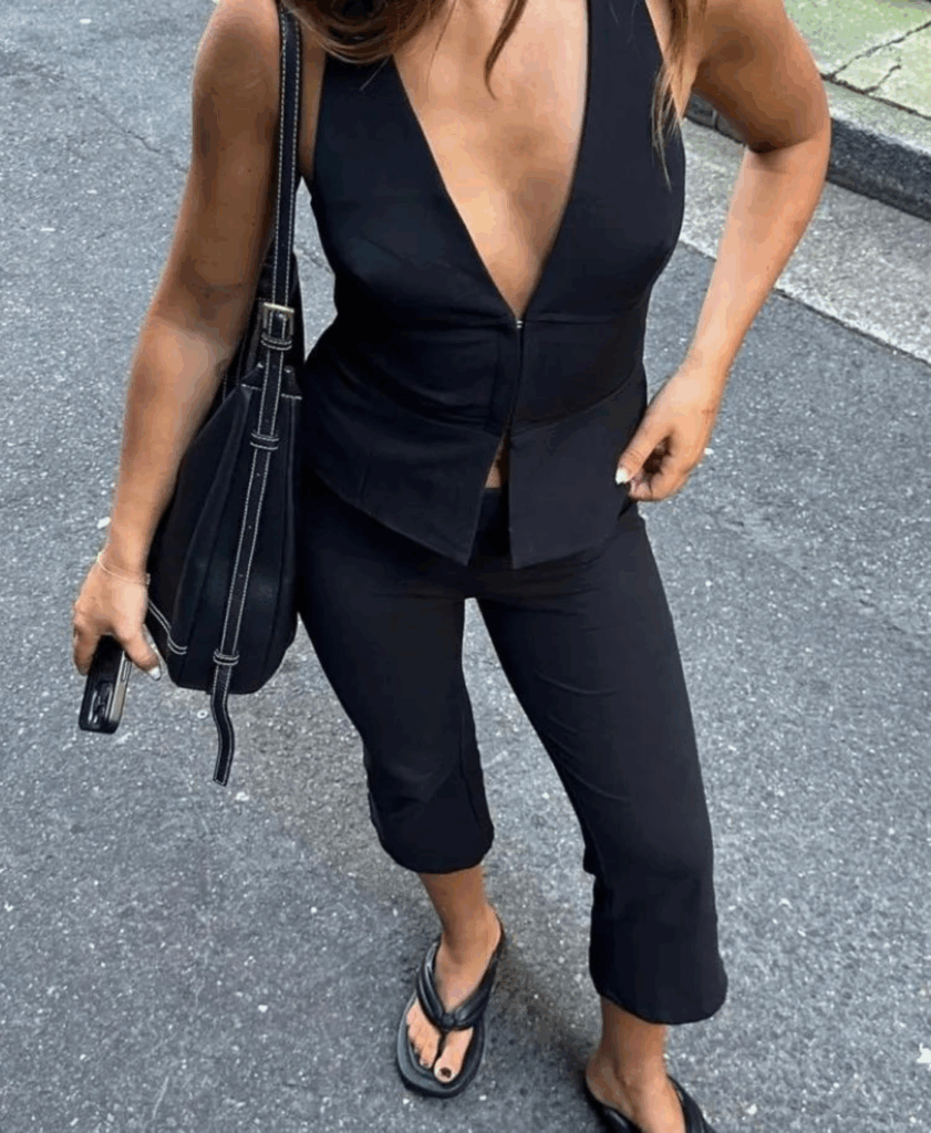 Here you can find out how to take Capri pants for the summer of 2025 style