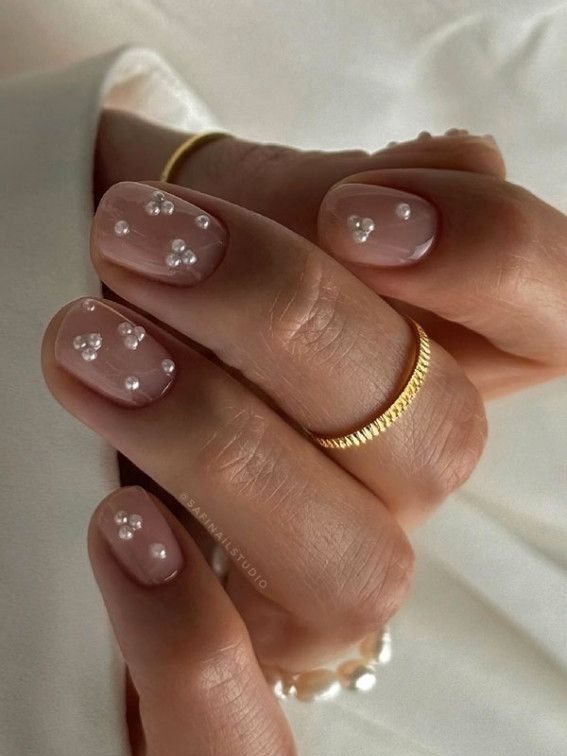 Short Nail Design Pearl Dot Cluster