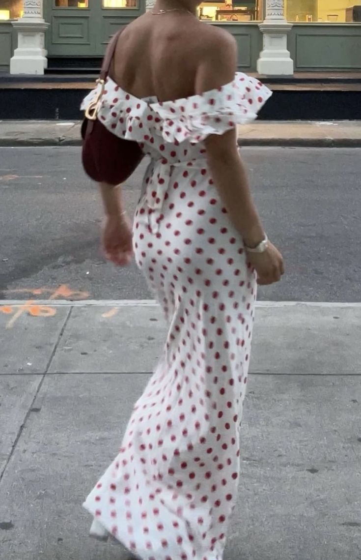 Red dab -dress fashion trend