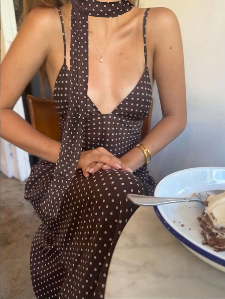 Brown polka point dress fashion trend