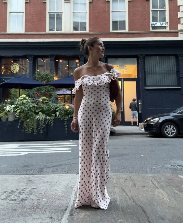 Red dab -dress fashion trend