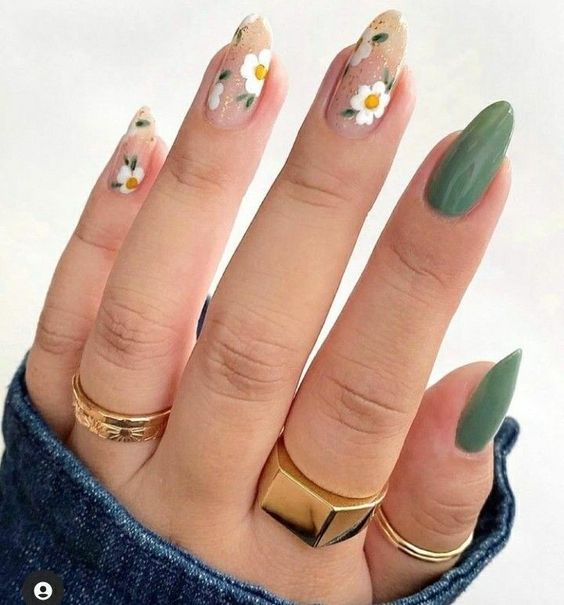 Green floral nails for spring