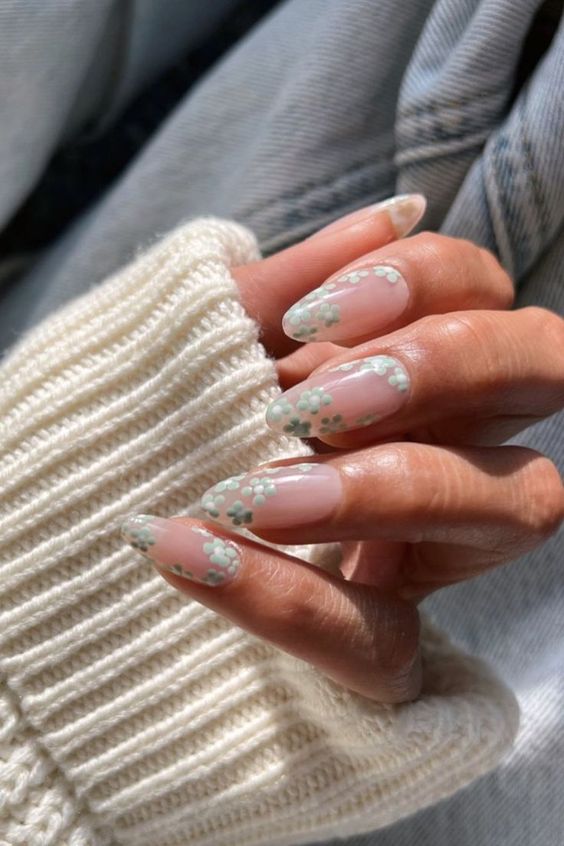 Green floral nails for spring