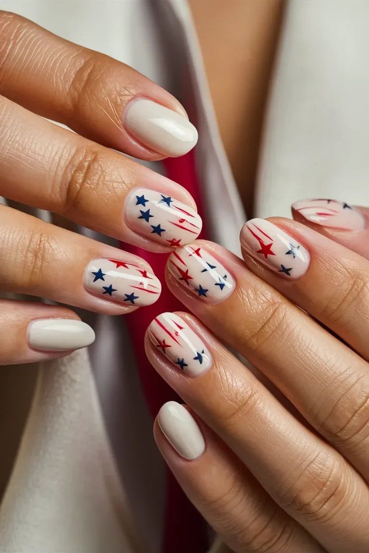 Stars fireworks on white 4. July nails