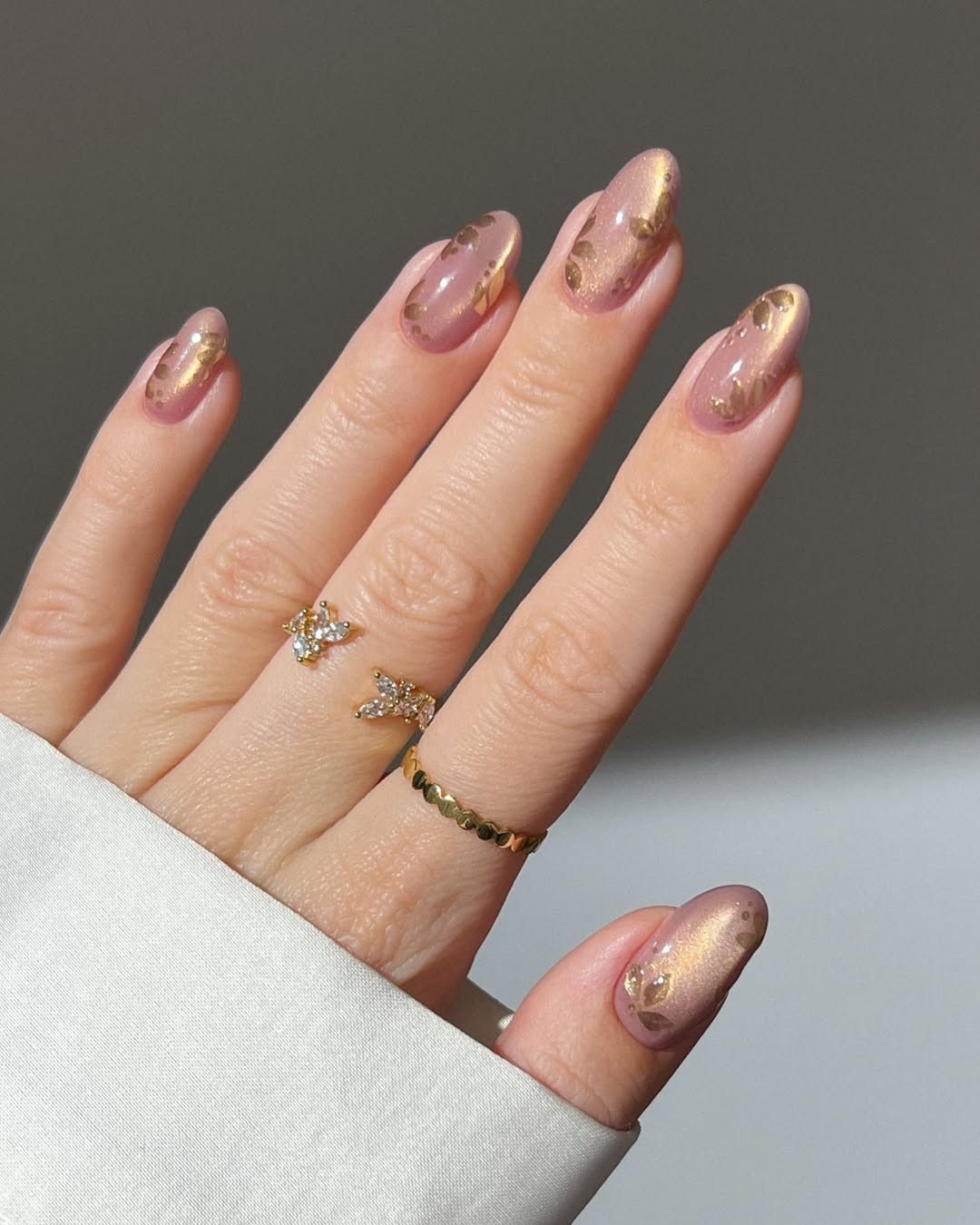 Rose Gold Cat Eyes with golden petals