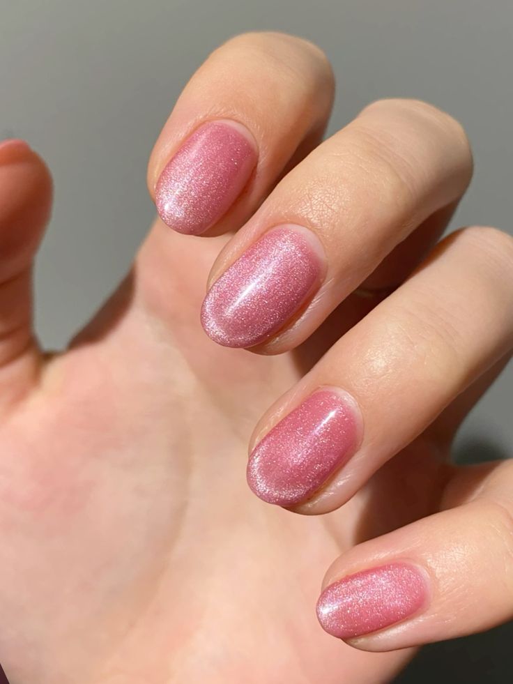 Children's pink cat eye nails