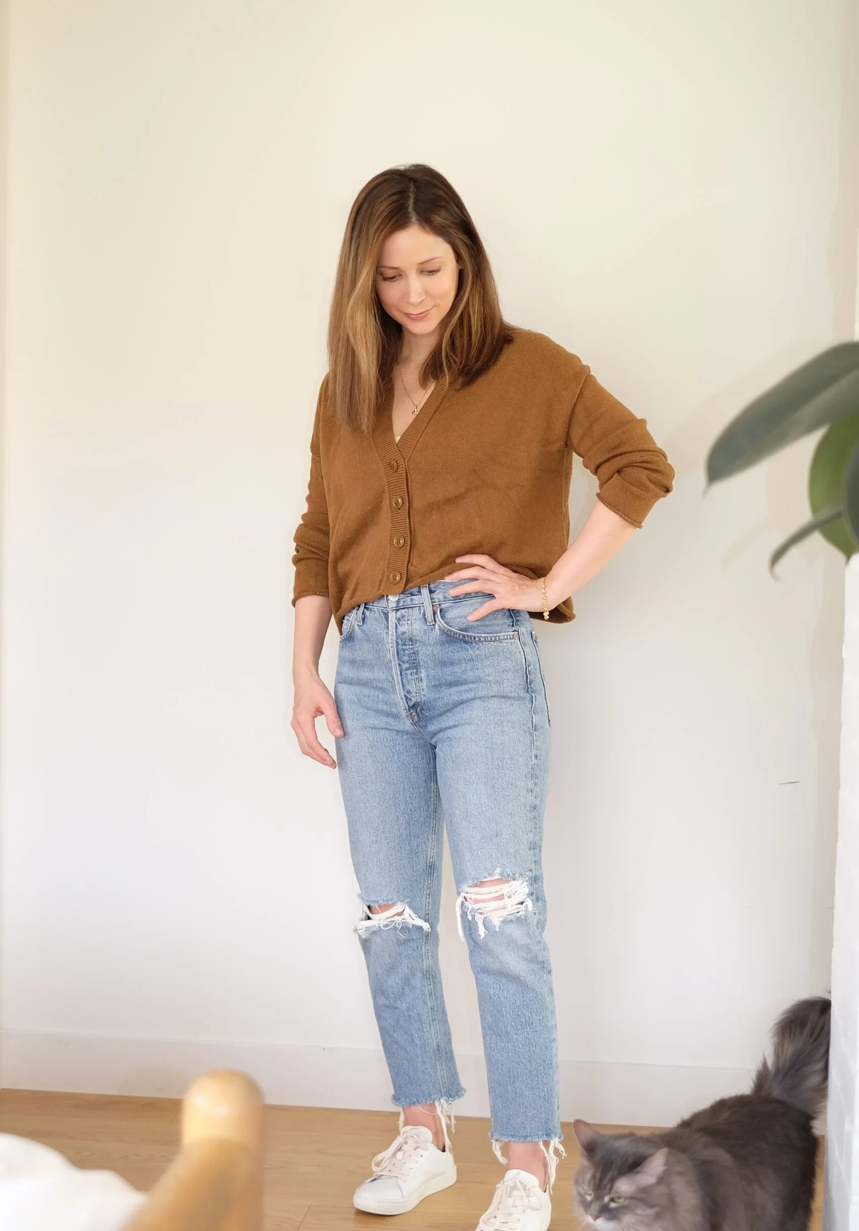 Discover the perfect blend of style and comfort for moms who need to look fabulous while feeling great. Embrace fashion that caters to both your chic and practical side effortlessly.