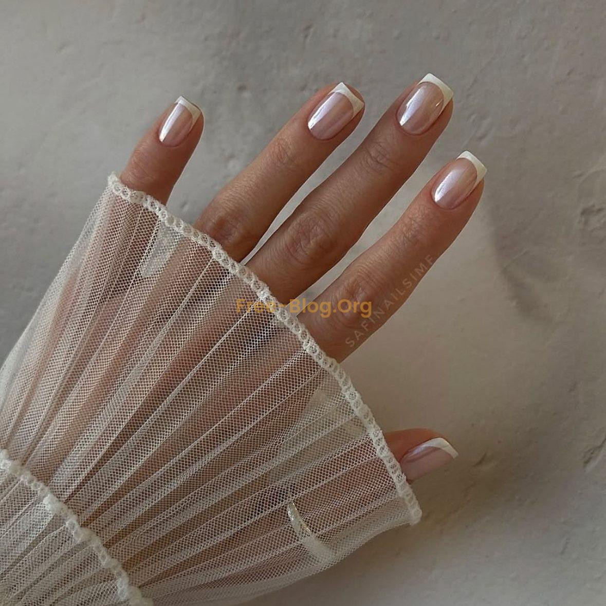 26 Chrome French Tip Nails We Can’t Stop Thinking About